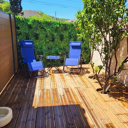 شقة A 400 M De La *