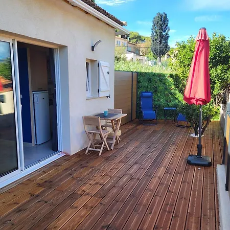 A 400 M De La شقة