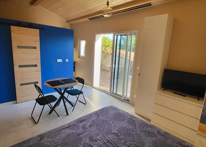 A 400 M De La Apartment *