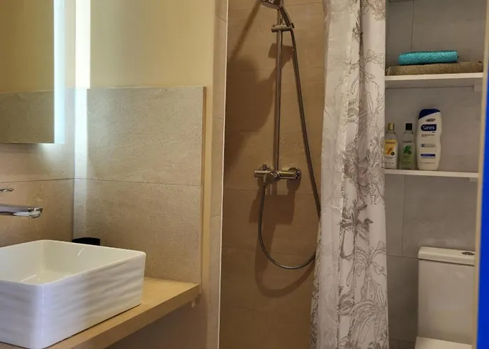 A 400 M De La Apartment
