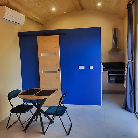 Bleu A 400 M De La