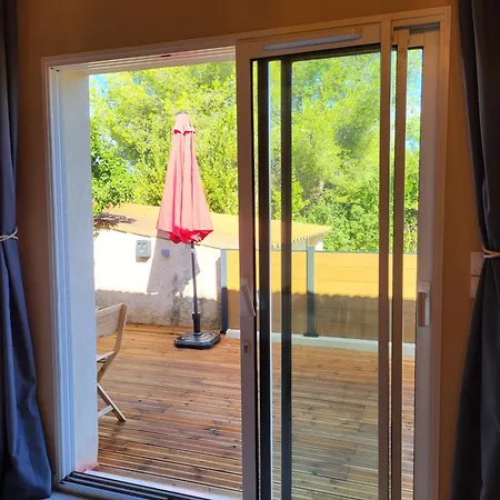 Appartement A 400 M De La *